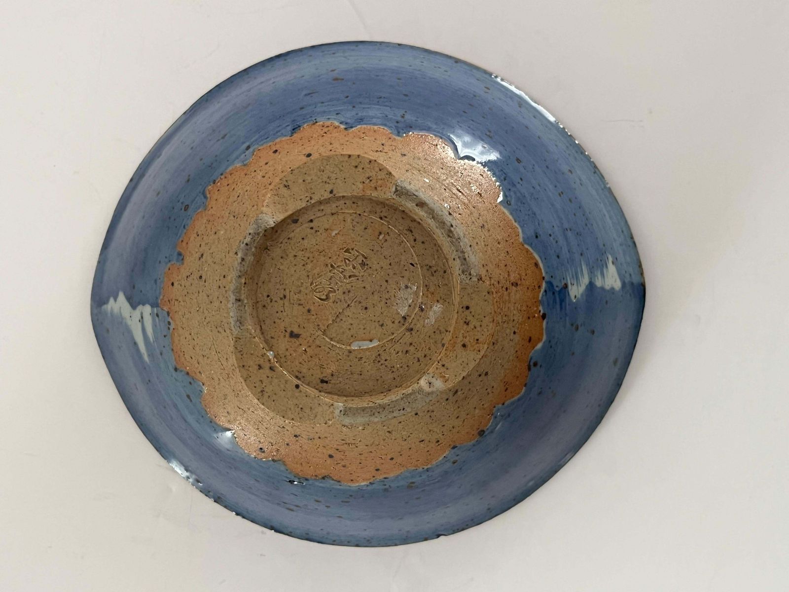 photo for sale Met de hand beschilderde Japanse stoneware schaal van Morioka Kasho III, ca. 1970