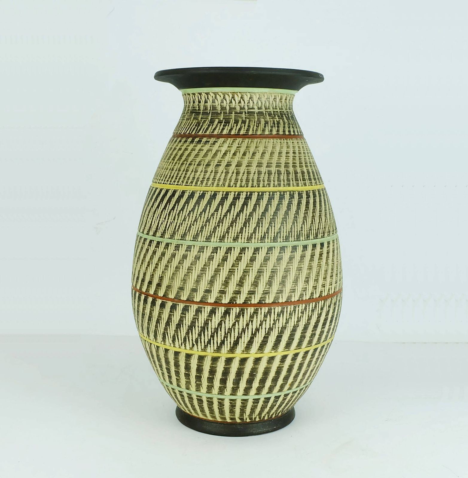Vase de sol Duemler & Breiden modèle 32/35 Sgraffito, mid-century, années 1950 photo furniture