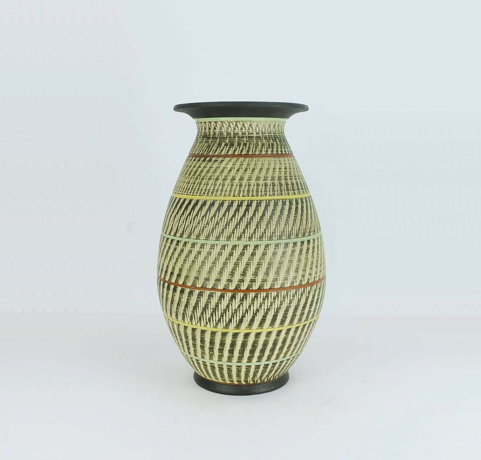 Décoration Vase de sol Duemler & Breiden modèle 32/35 Sgraffito, mid-century, années 1950 photo