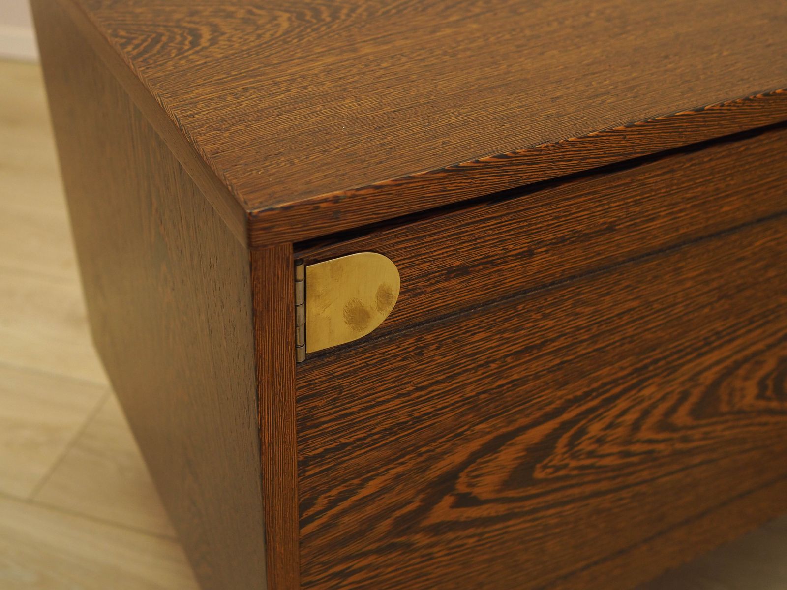 Eikenhouten kast, Deens design, jaren 1970, gemaakt in Denemarken photo vintage