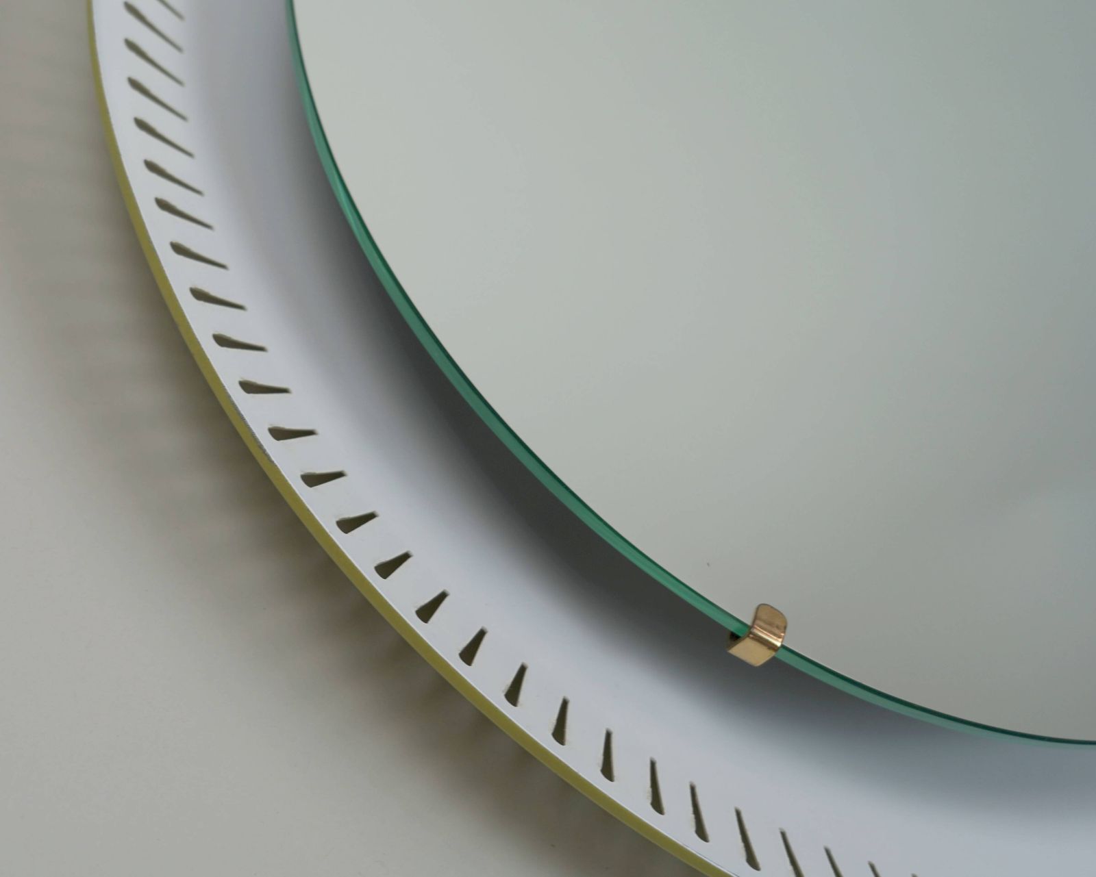 photo for sale Pagina 1 van 16 Ronde Mid-Century Modern verlichte wandspiegel met metalen frame, ca. jaren 1950