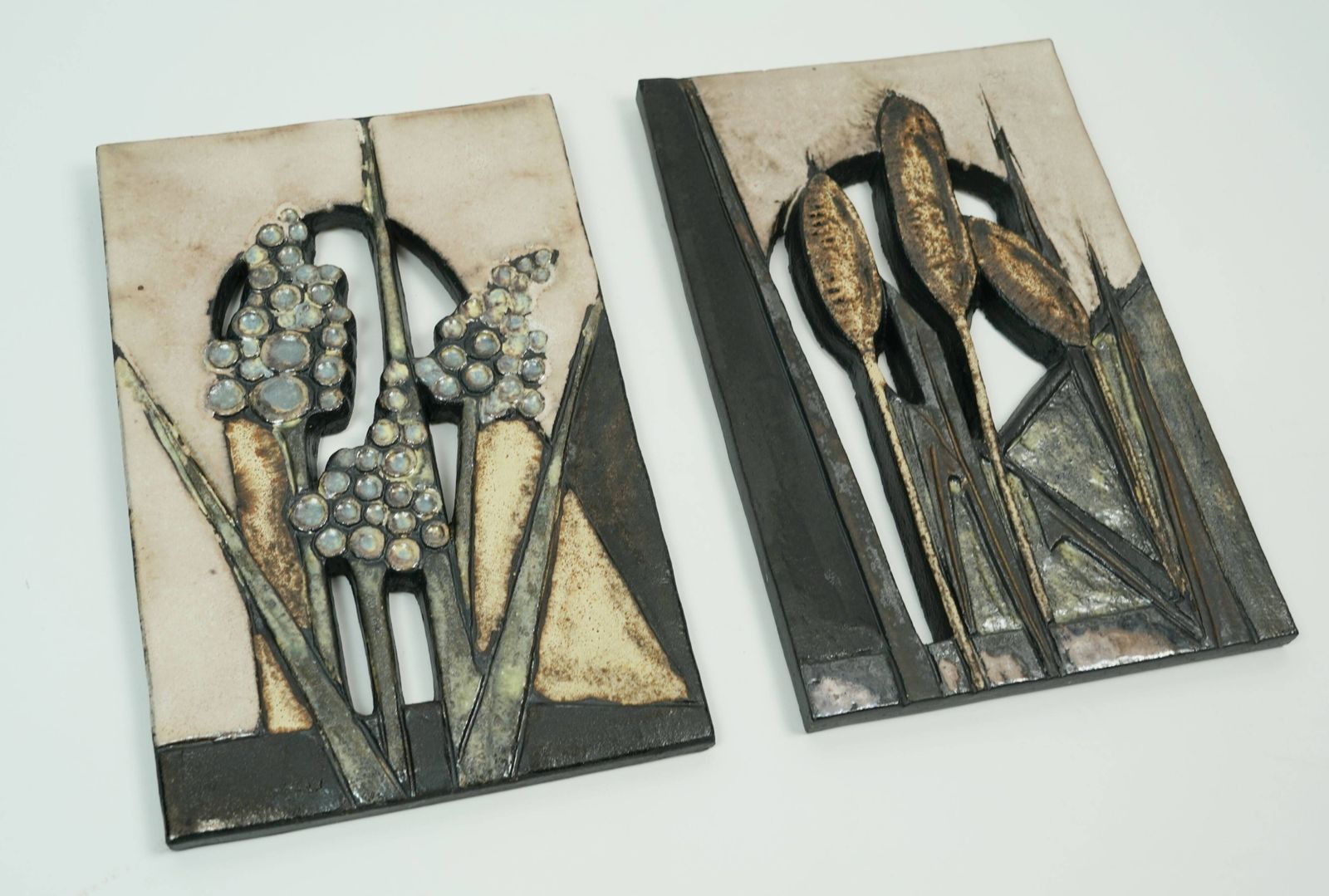 2 carreaux muraux vintage décoratifs, années 1970, Ruscha Keramik, motif floral photo furniture