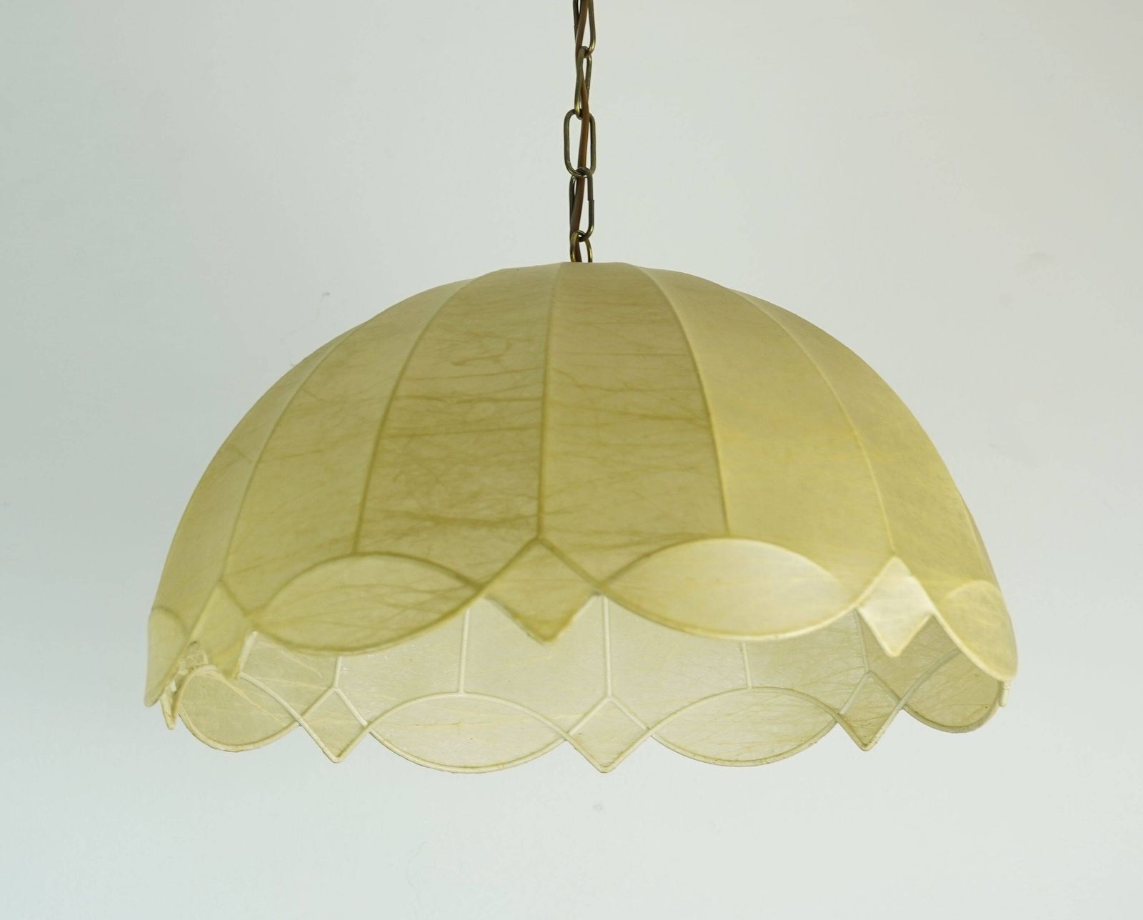 Moderne cocoonvormige hanglamp uit de mid-century periode, jaren 1970 photo buy