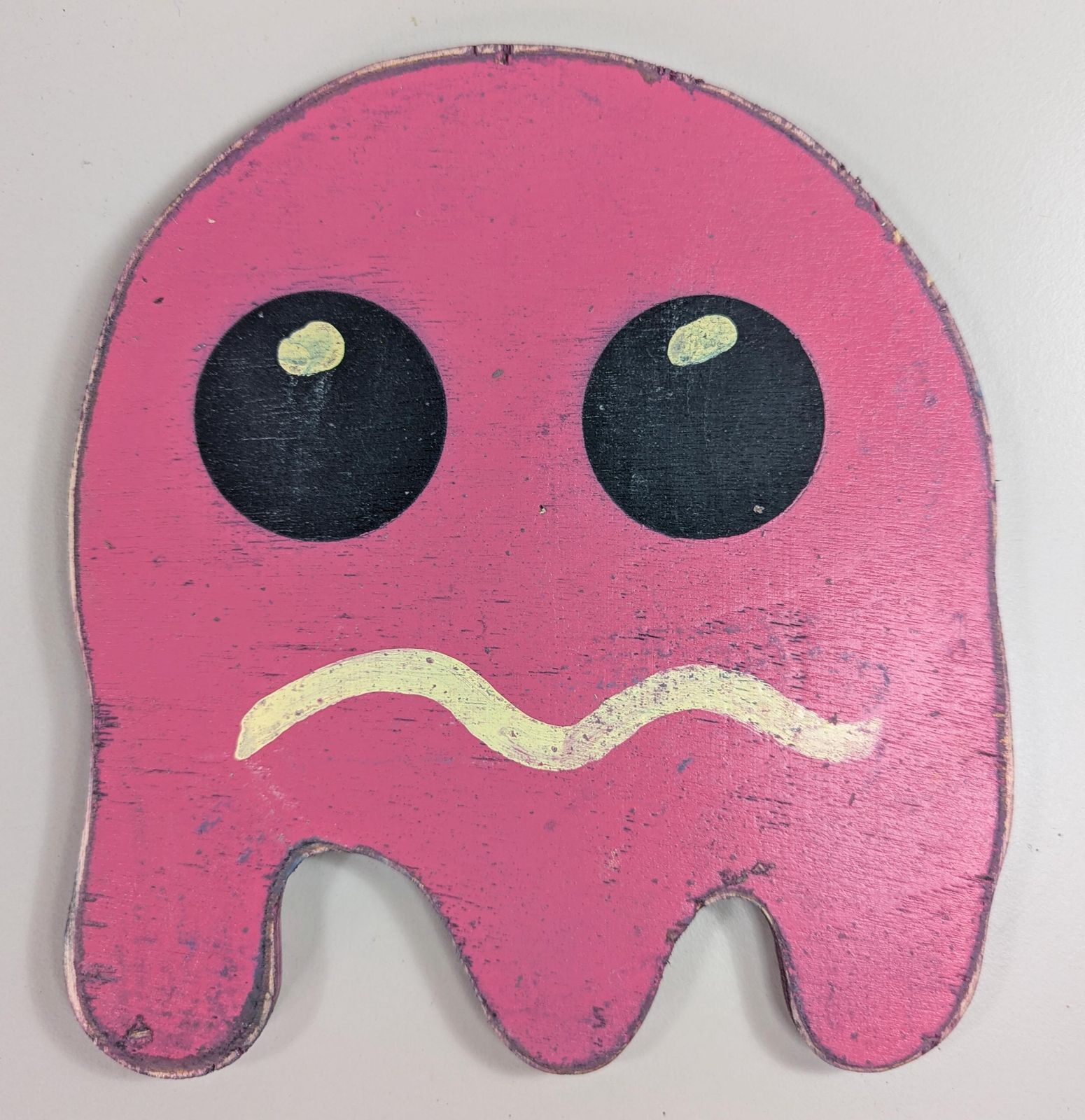 Vintage handgemaakte Pac-Man decoratie met geesten photo vintage