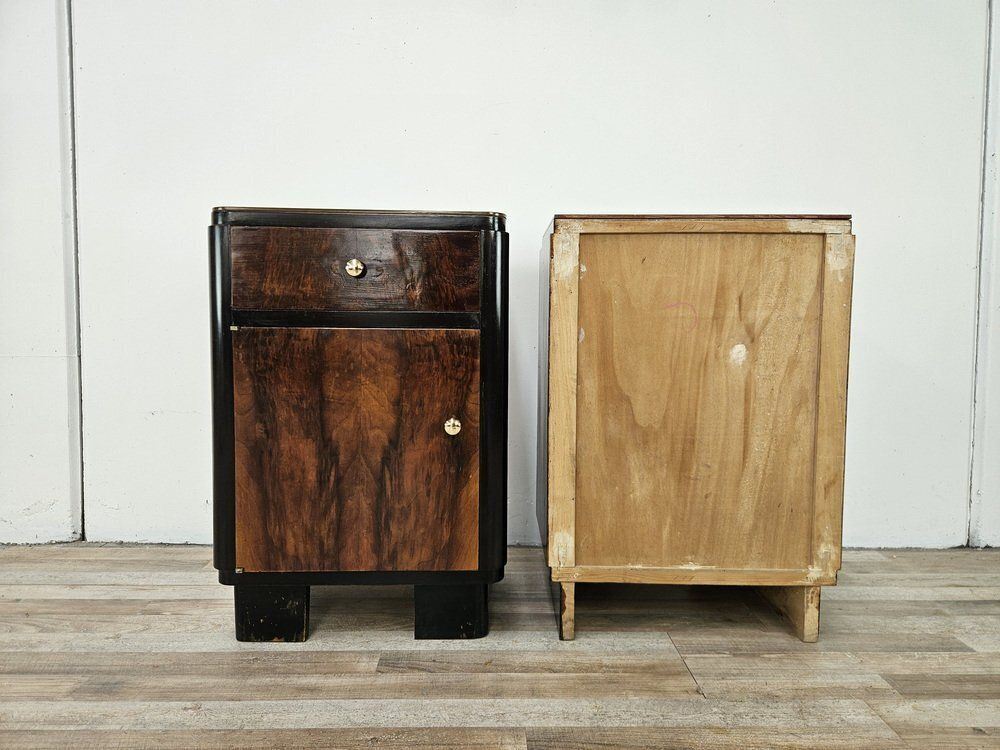 Art Deco Nachtkastjes in Wortelnoot met Roze Glazen Bladen, 1940, Set van 2 photo for sale
