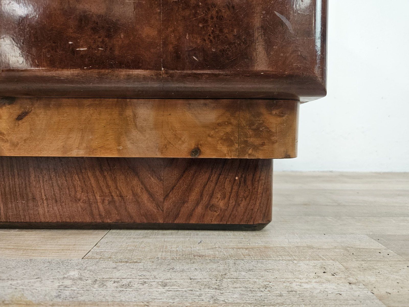 photo buy Art Deco kaptafel in walnoot en blond walnoot, 1940