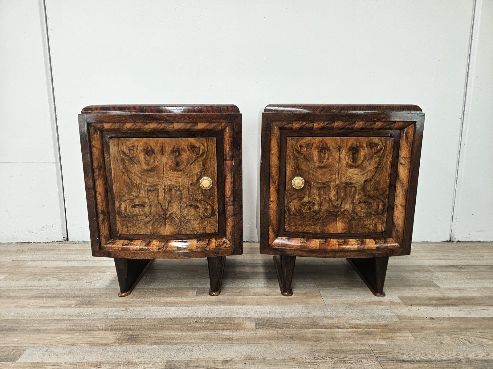 Tables de chevet toscanes Art déco en loupe de noyer, 1940, lot de 2