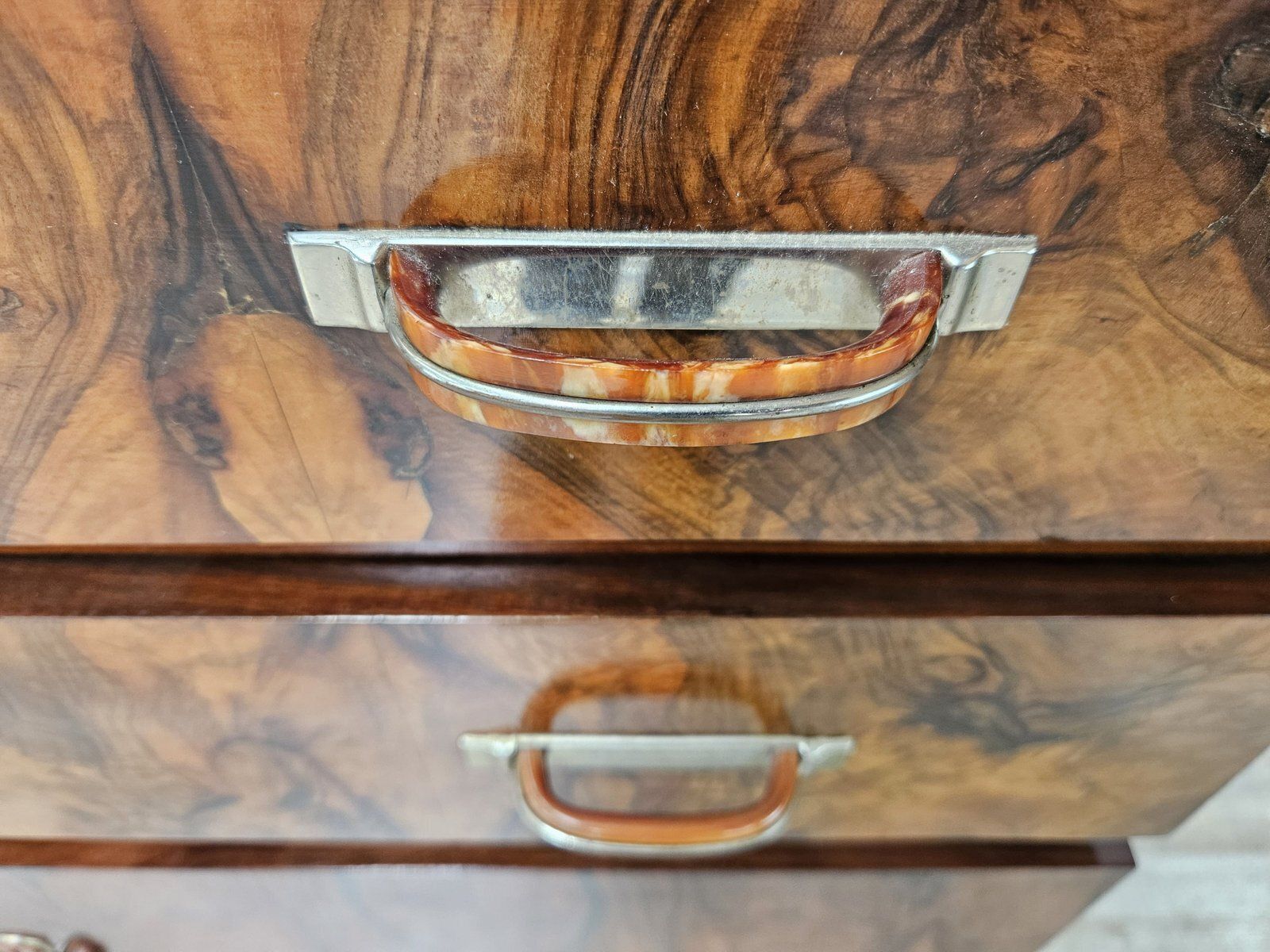 3076.0 Buffet Art déco en loupe de noyer avec miroir, 1940 photo