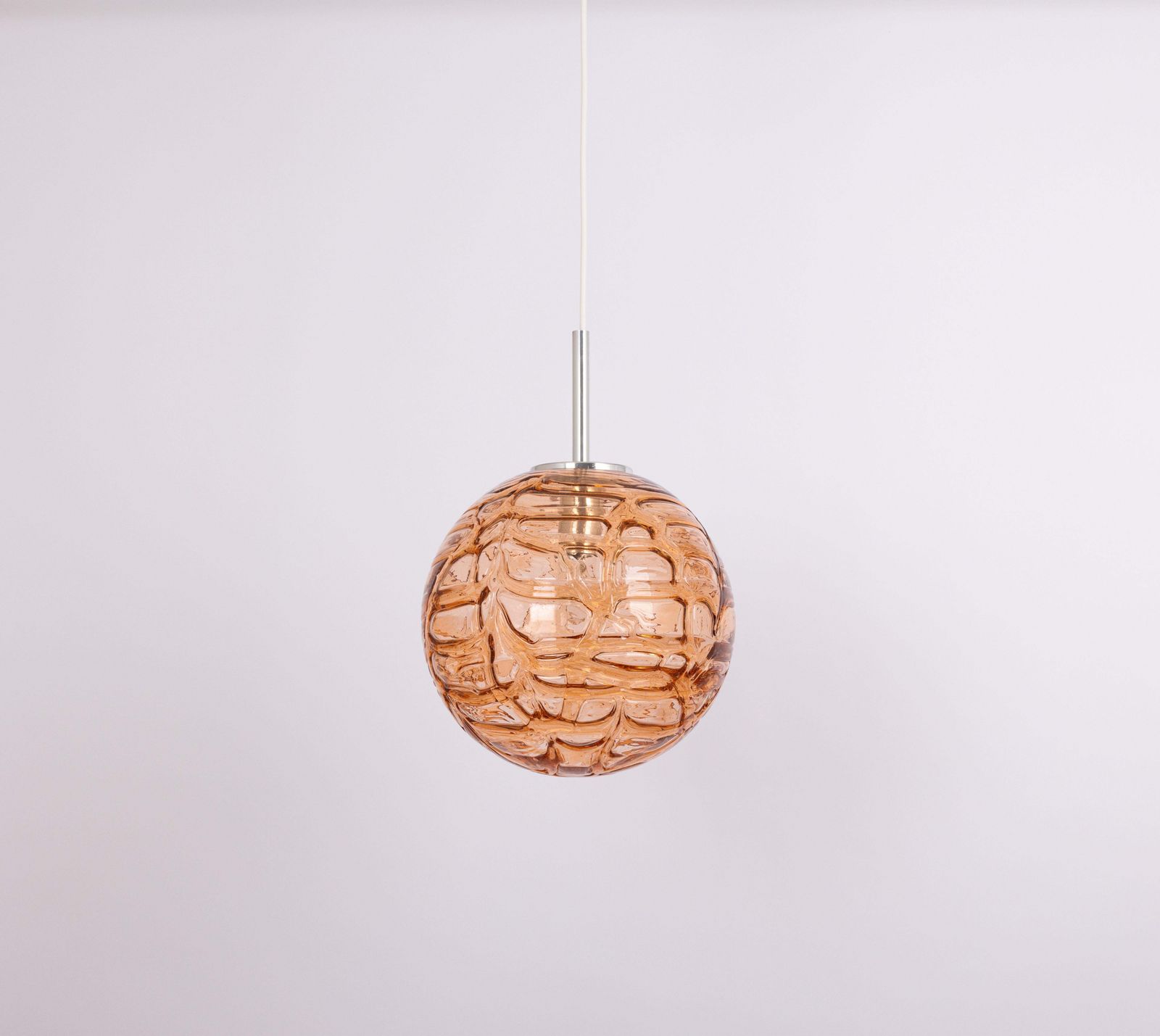 photo furniture Grote zeldzame roze Murano bollamp van Doria, Duitsland, jaren 1970