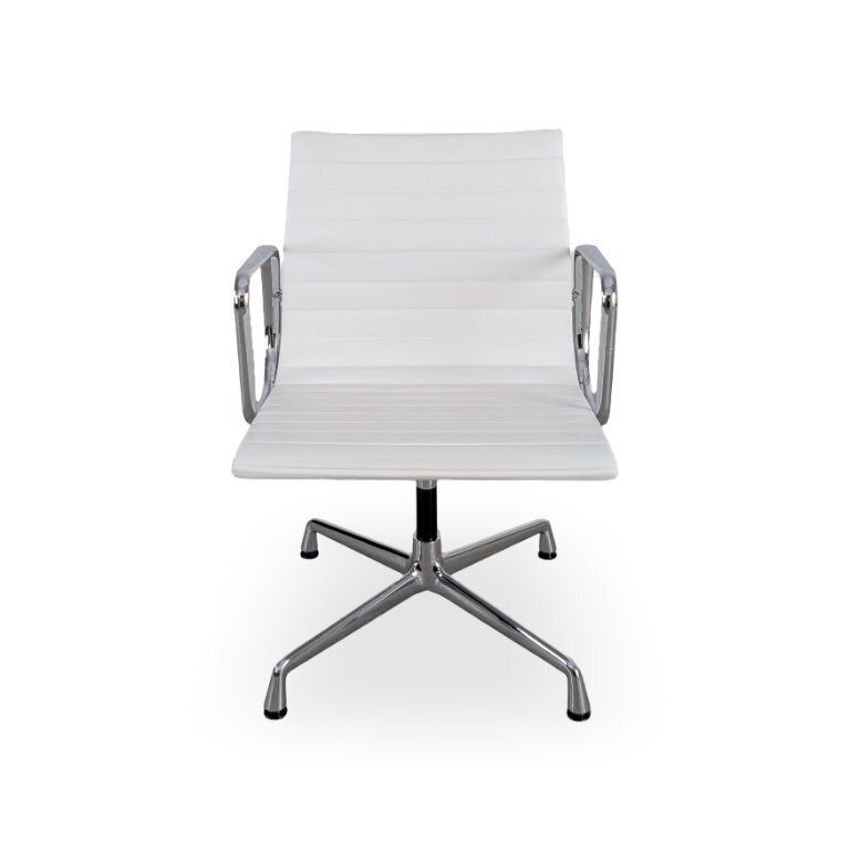 Vitra Charles & Ray Eames stoel EA 108, leer, wit/crème