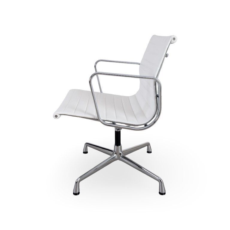 Vitra Charles & Ray Eames stoel EA 108, leer, wit/crème photo furniture