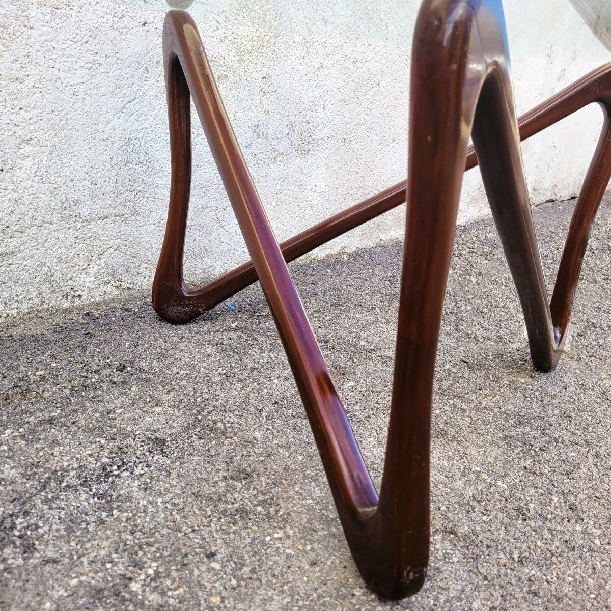 Paire de tables basses en bois et verre, design du XXe siècle photo vintage
