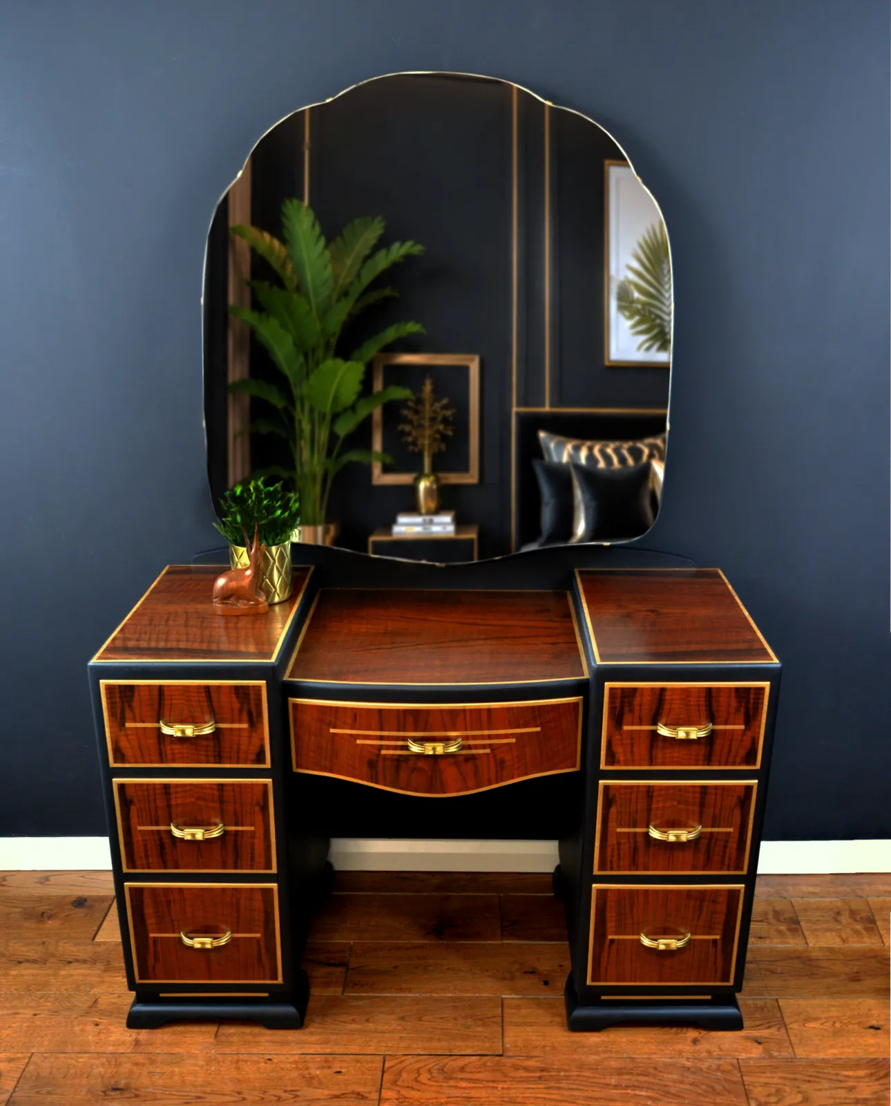 Art Deco Walnut Burr Dressing Table In Black And Gold. photo Furniture
