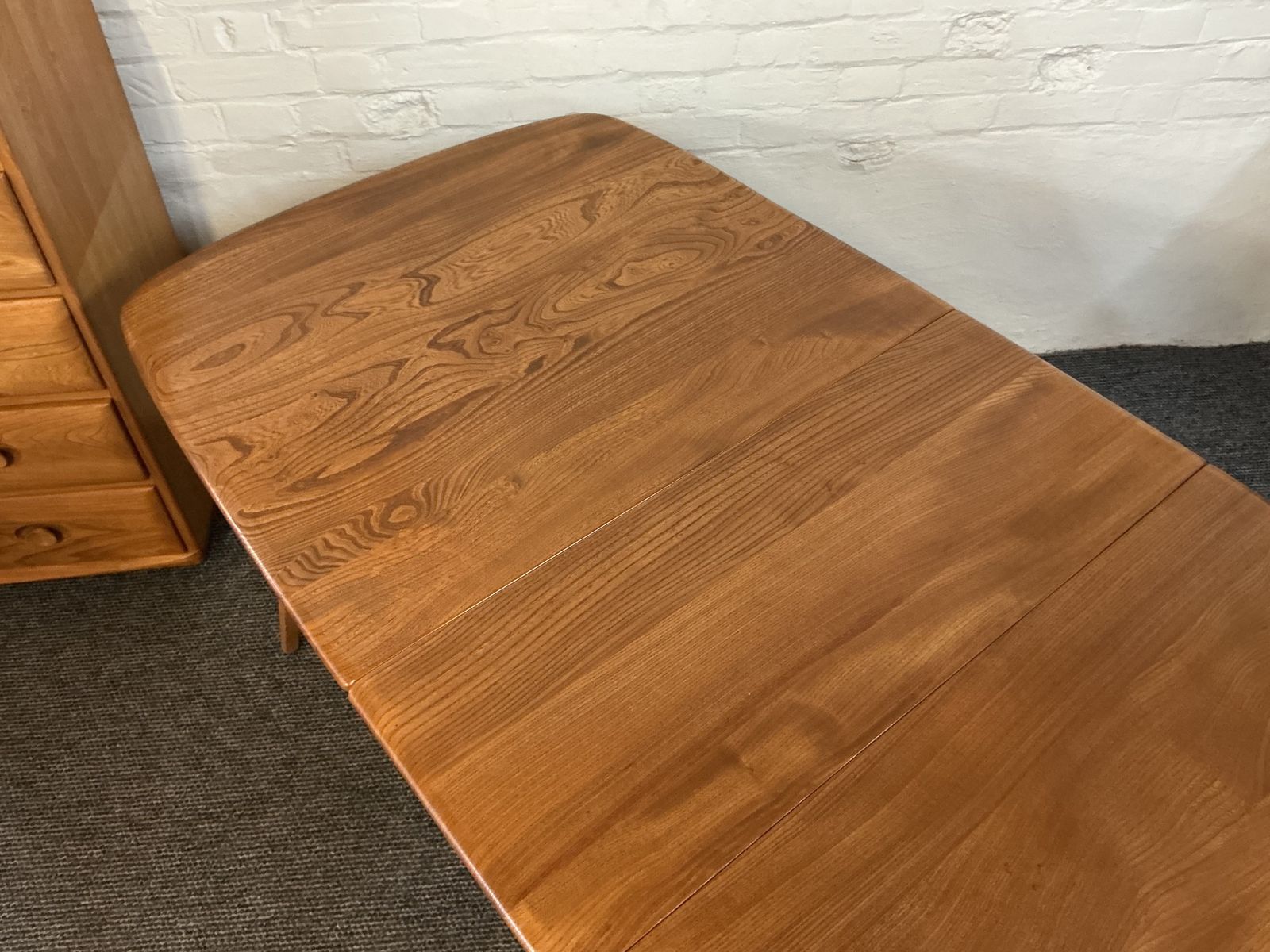 Ercol Grand Windsor Extending Plank Dining Table. photo for sale