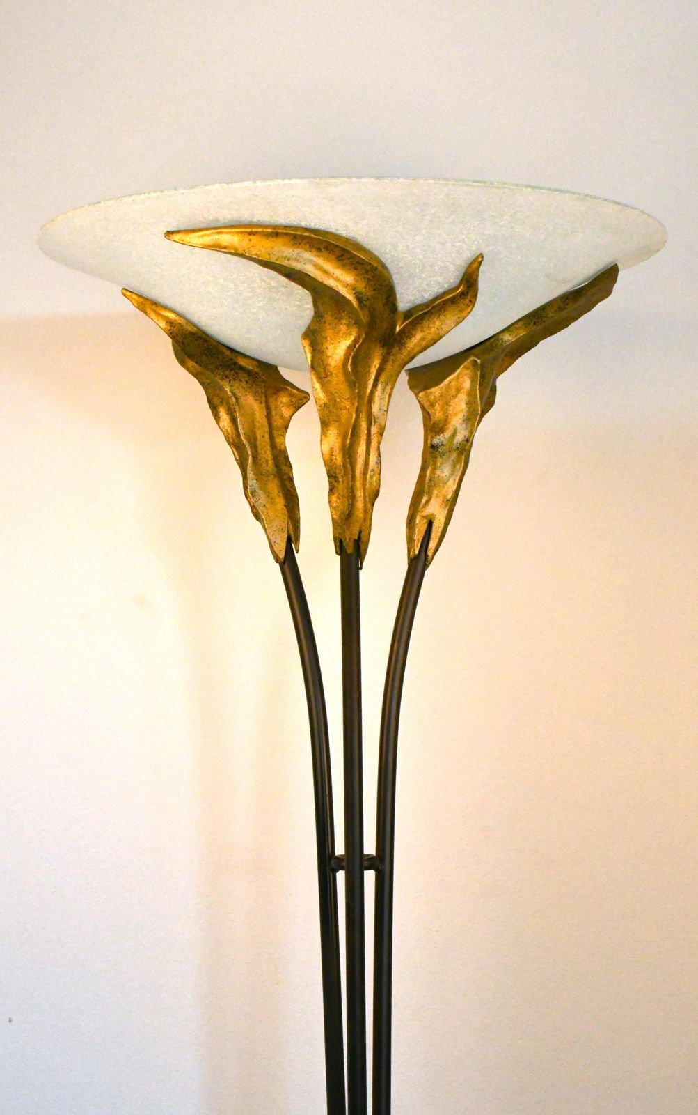 photo for sale Grote Franse art deco stijl vloerlamp met matglazen kap door Montauban, jaren 1980