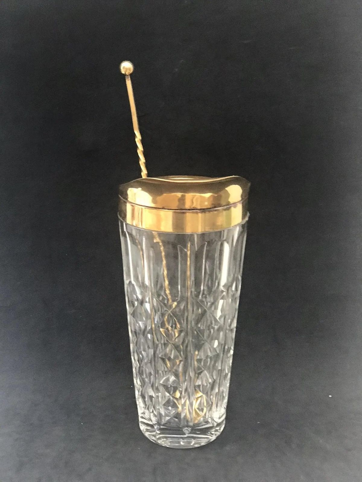 Woonaccessoires Val Saint Lambert Kristallen Cocktailkan: Mid-Century Barware met Gouden Rand en Lepel photo