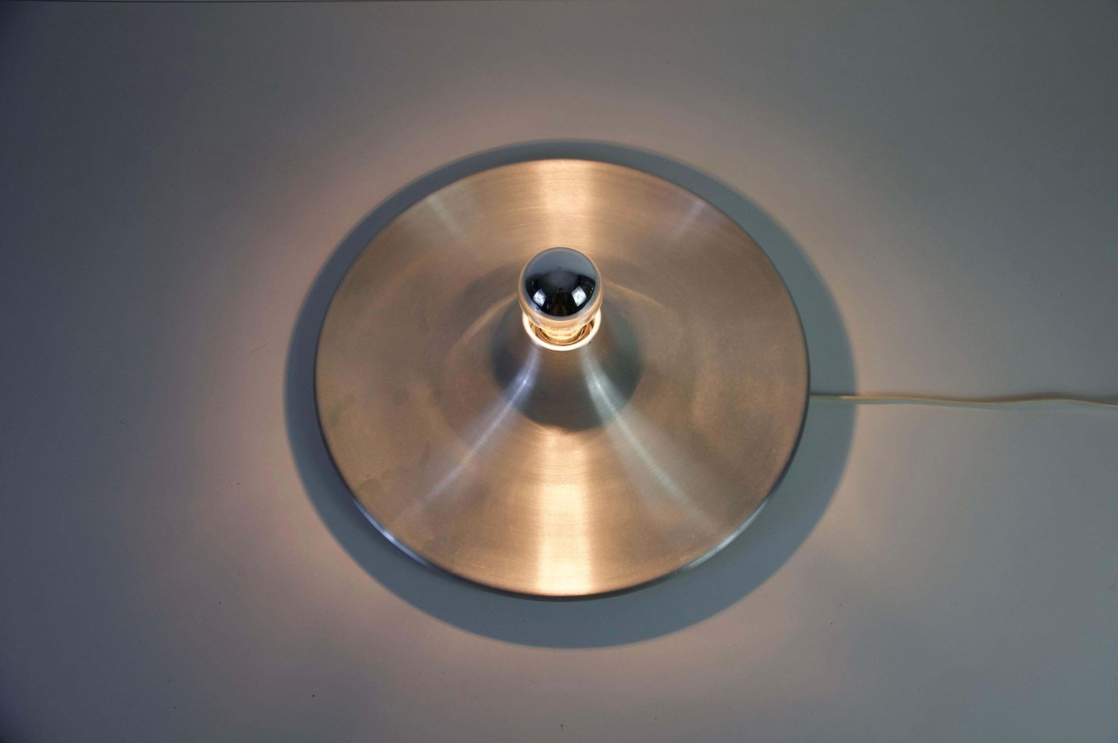 photo vinterior Chromen schijfvormige wandlamp of plafondlamp, Italië, ca. jaren 1960