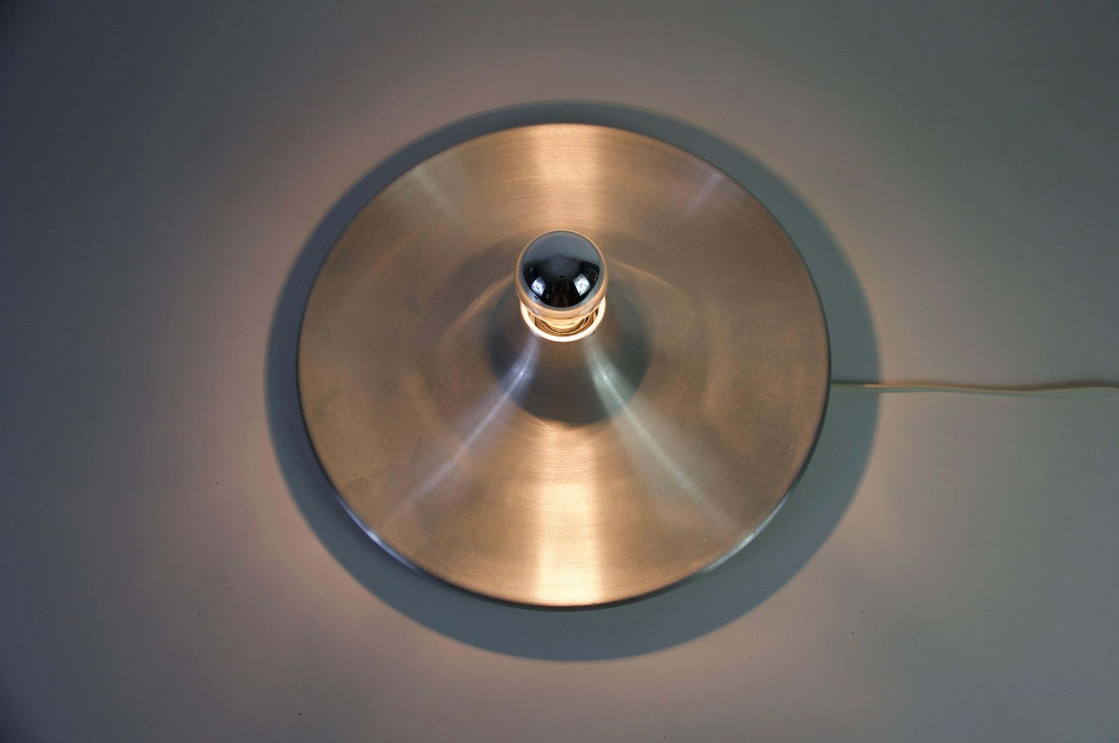 photo buy Chromen schijfvormige wandlamp of plafondlamp, Italië, ca. jaren 1960