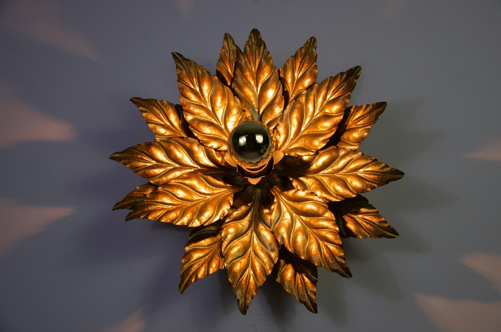 photo vinterior 1 Van 3 Bloemvormige Wandlamp Of Plafondlamp Van Hans Kögl, Duitsland, jaren 1960