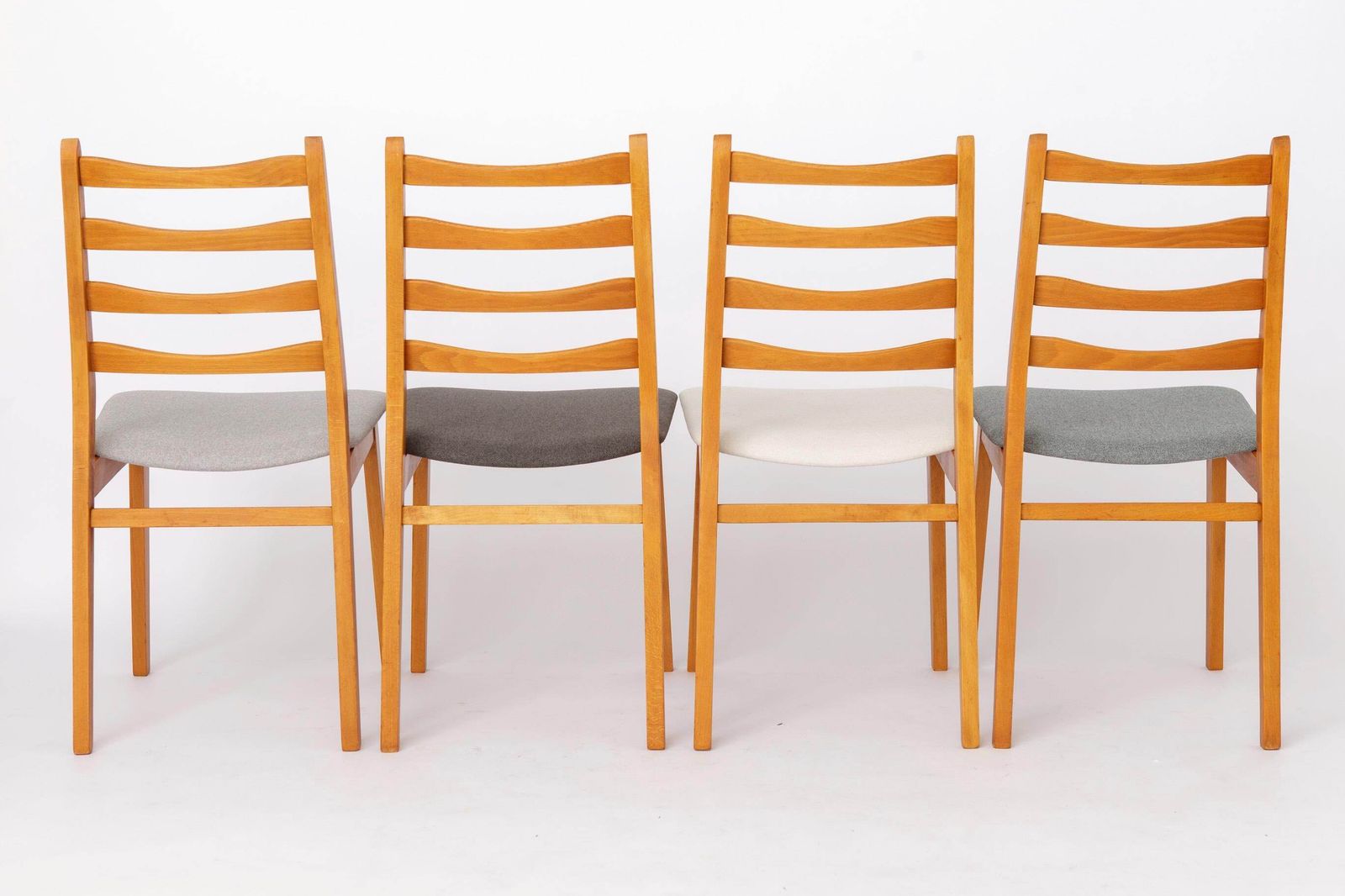 Set van 4 Vintage Beuken Eetkamerstoelen, Mid-Century Modern, Duits jaren 1960, Gerestaureerd Hout photo vinterior