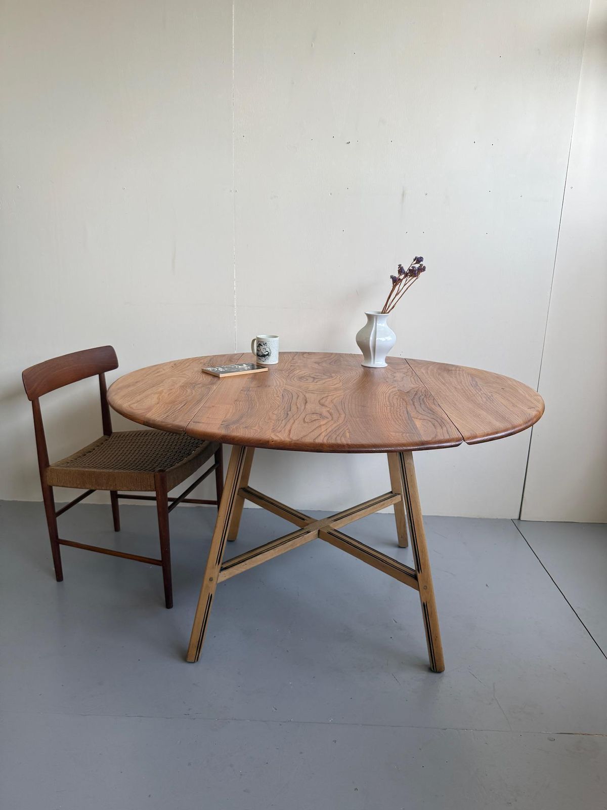 Ercol 'Colonial' Drop Leaf Dining Table Model 377 Mid Century Modern