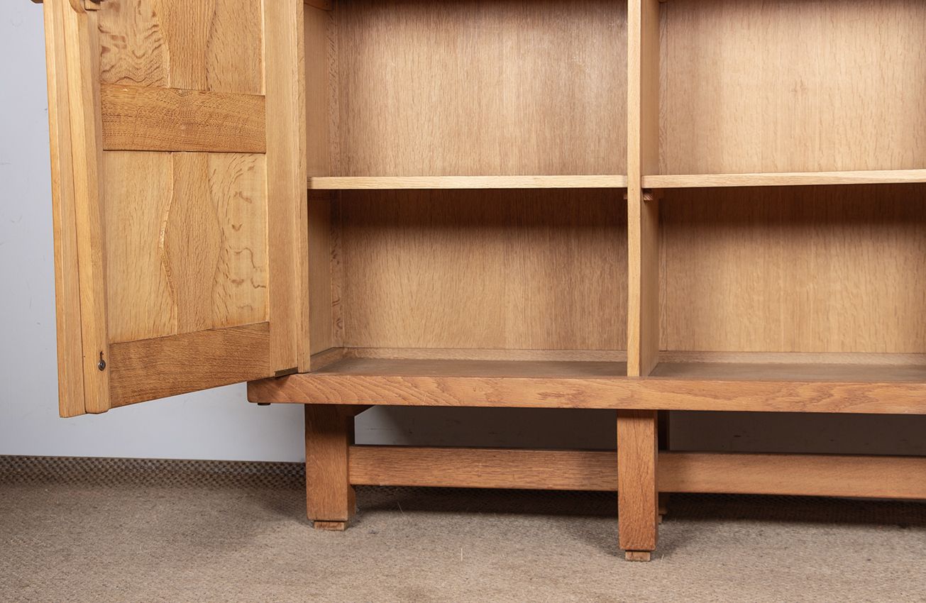 photo furniture Enfilade double en chêne massif et faïence Boleslaw Danikowski, par Guillerme et Chambron pour Votre Maison, 1960.