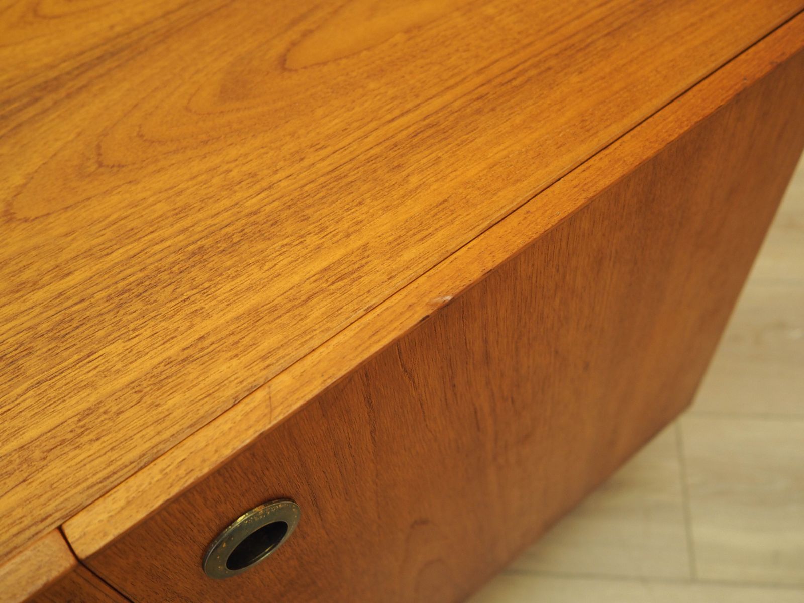 photo for sale Teakhouten kast, Deens design, jaren 1970, gemaakt in Denemarken