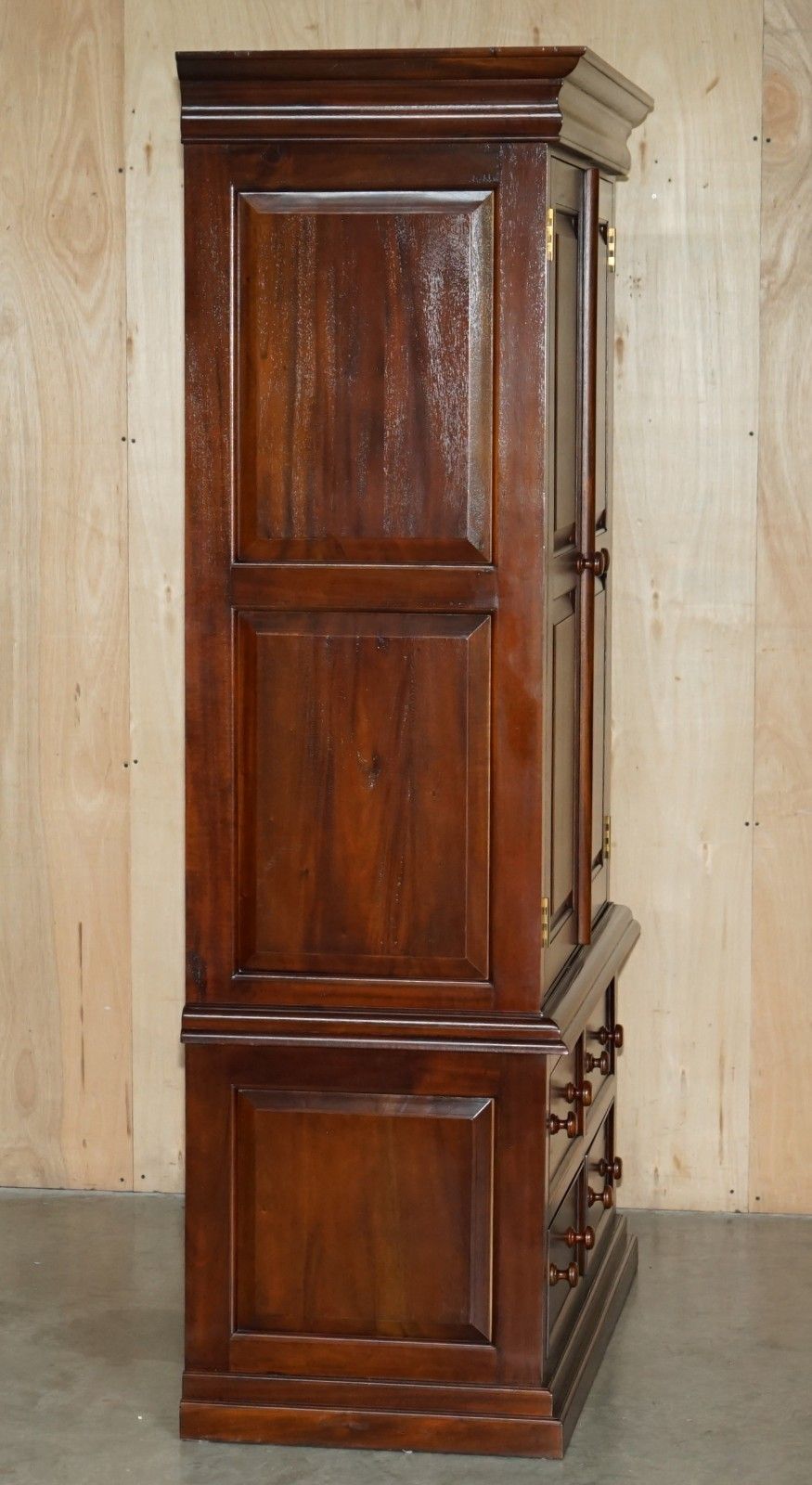 Furniture Solid Hardwood Two Door Double Wardrobe With Four Drawer Folded Clothes Base photo