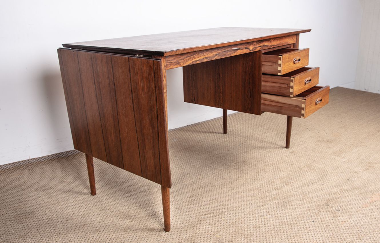 Bureau danois extensible en palissandre et laiton, modèle Os 51, par Arne Vodder pour Sibast, 1960. photo vintage