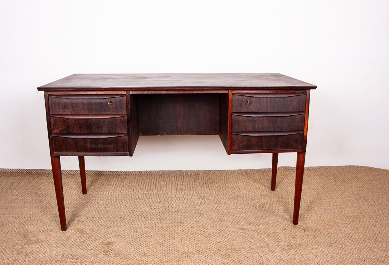 Bureau danois en palissandre, pieds en teck, par Johannes Andersen, 1960. photo 3000.0