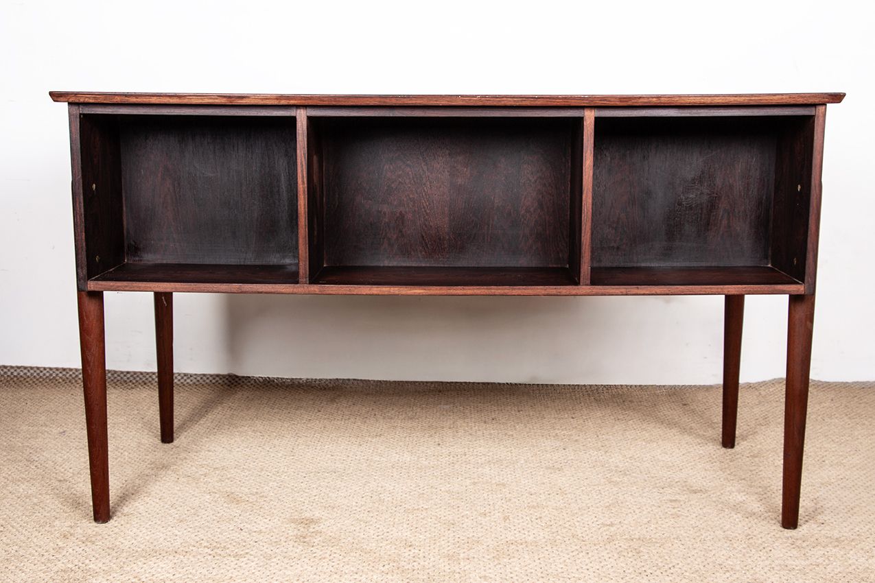 photo vintage Bureau danois en palissandre, pieds en teck, par Johannes Andersen, 1960.