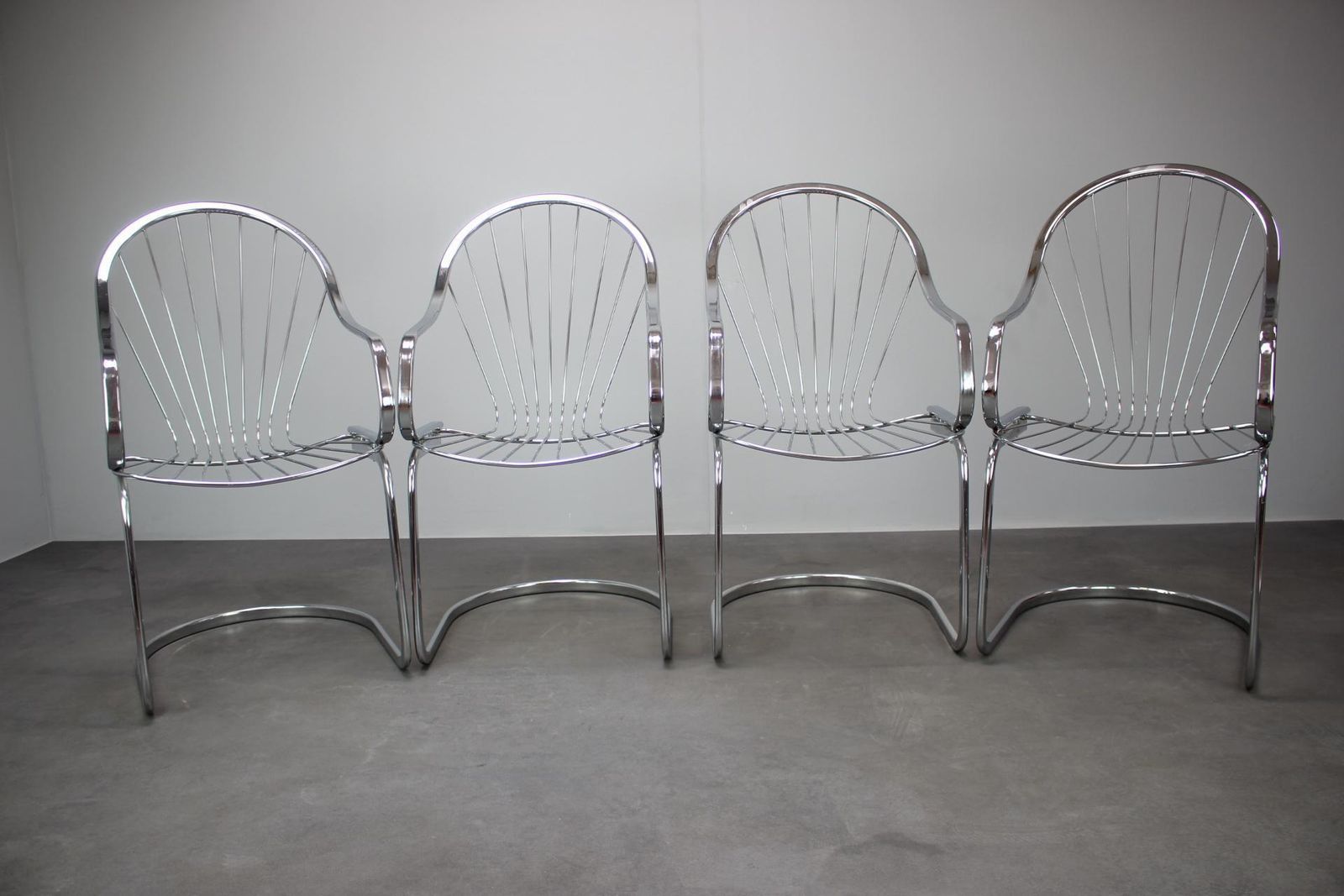 Set van vier chromen eetkamerstoelen, toegeschreven aan Gastone Rinaldi voor Rima, Italië, ca. jaren 1970 photo furniture