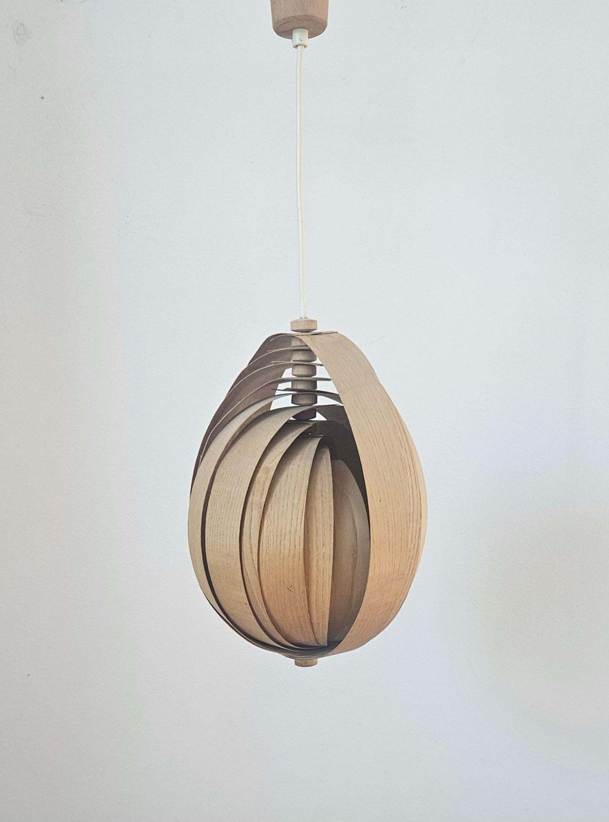 Zeldzame mid-century houten hanglamp in de stijl van Hans Agne Jakobsson, Zweden, jaren 1960 photo 799.0