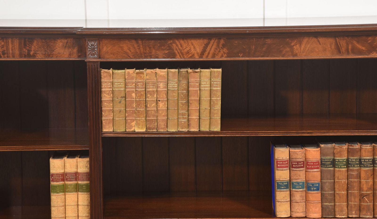 photo vinterior Large Flame Mahogany Breakfront Open Bookcase