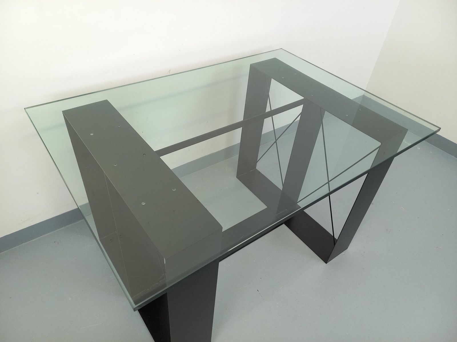 photo for sale Rectangular High Table In Glass And Black Metal