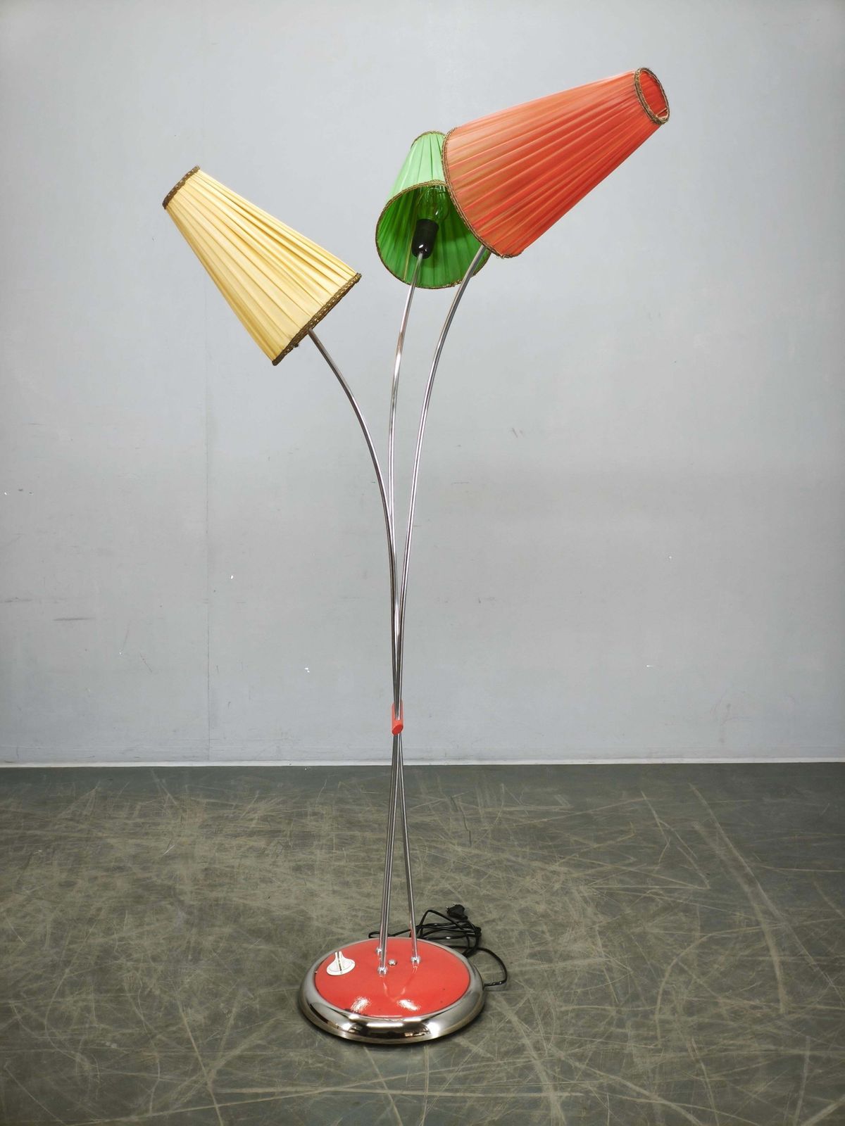 Zeldzame Duitse verstelbare driepunts vloerlamp, jaren 1960 photo 920.0