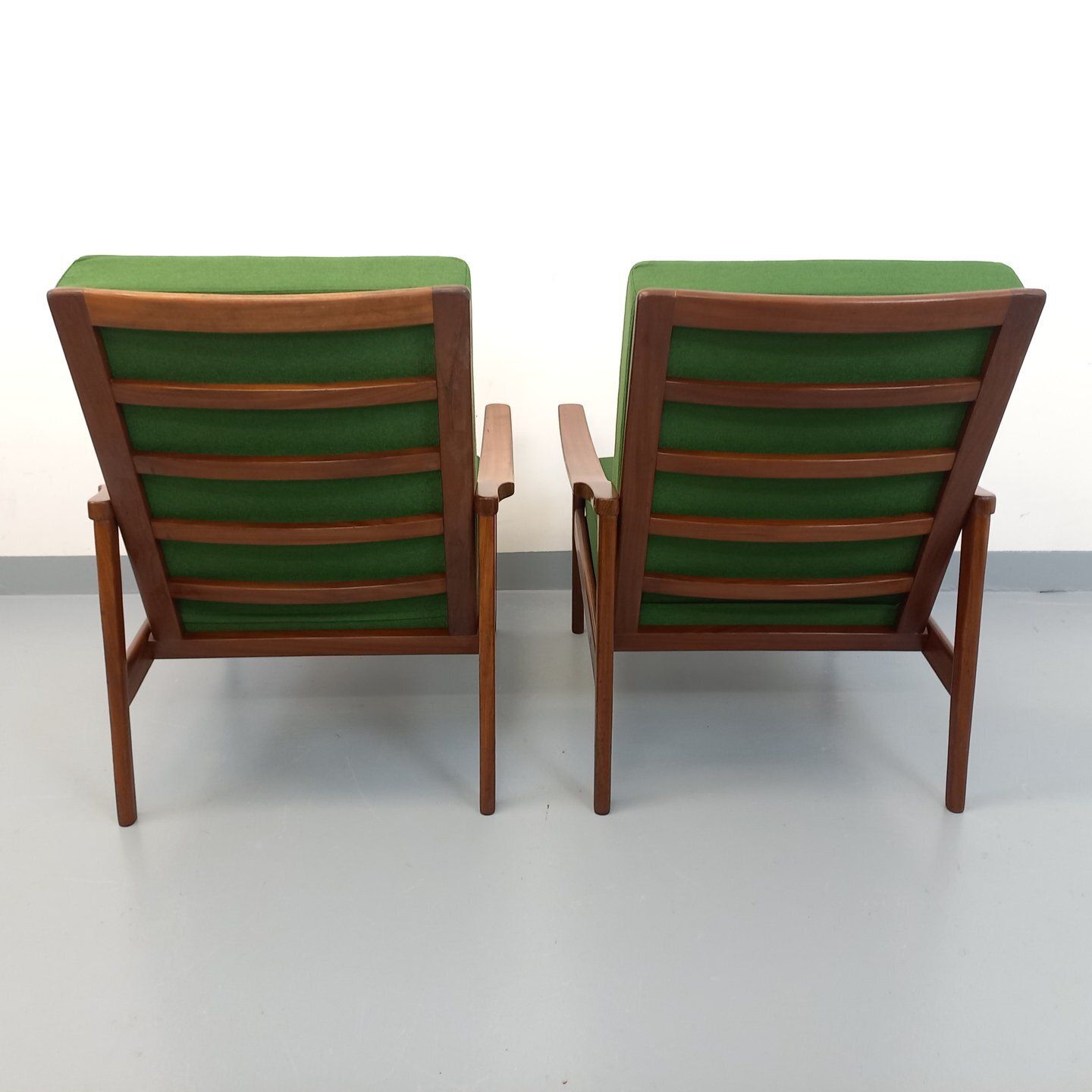 2 Scandinavian Armchairs In Teak And Green Fabric photo vinterior