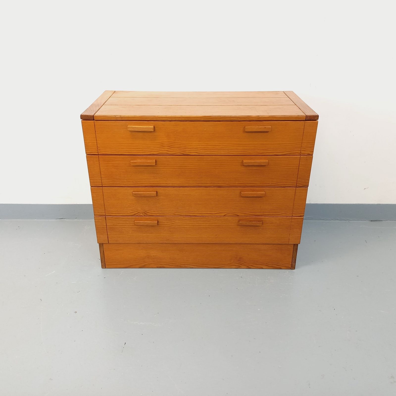 Chest Of Drawers With 4 Pine Drawers photo furniture