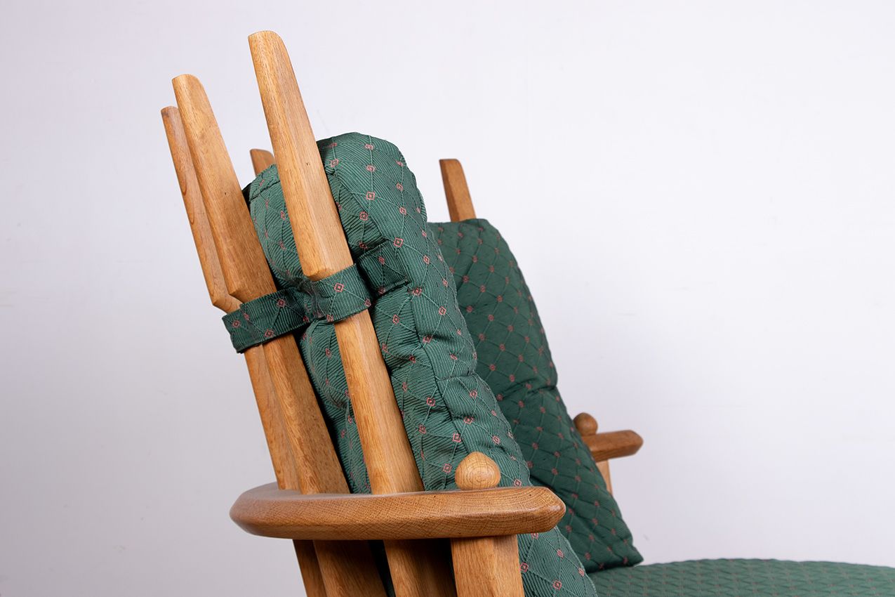 5000.0 Grand fauteuil français en chêne massif par Guillerme et Chambron pour Votre Maison, 1960. photo