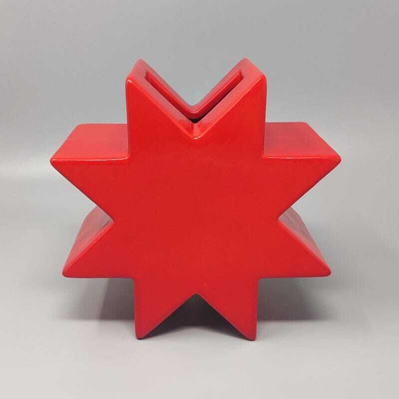 1980s Ettore Sottsass "Hsing" Rood Geglazuurde Keramische Vaas Voor Alessio Sarri photo furniture