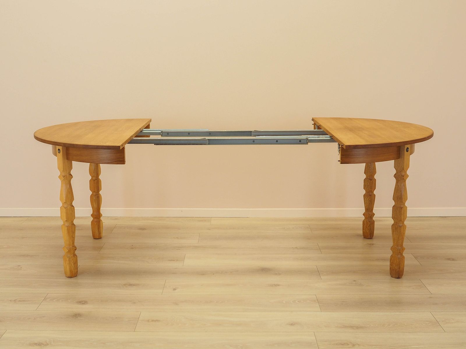 989.0 Ronde eettafel, Deens design, ca. jaren 1960, ontwerper: Henning Kjærnulf photo