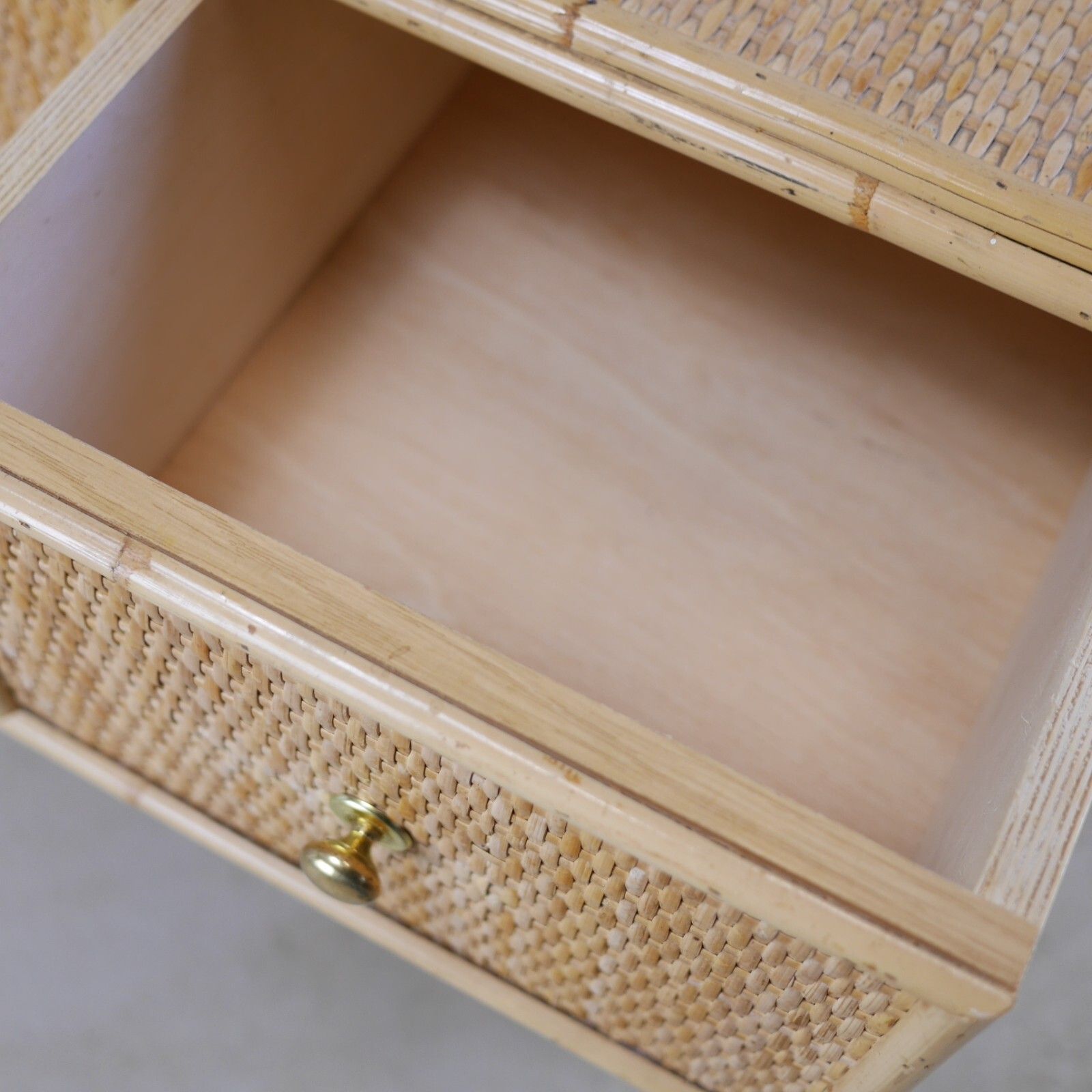 photo vinterior Vintage Mid Century Bamboo Rattan Chest Drawers Brass Angraves Glass Top #102844