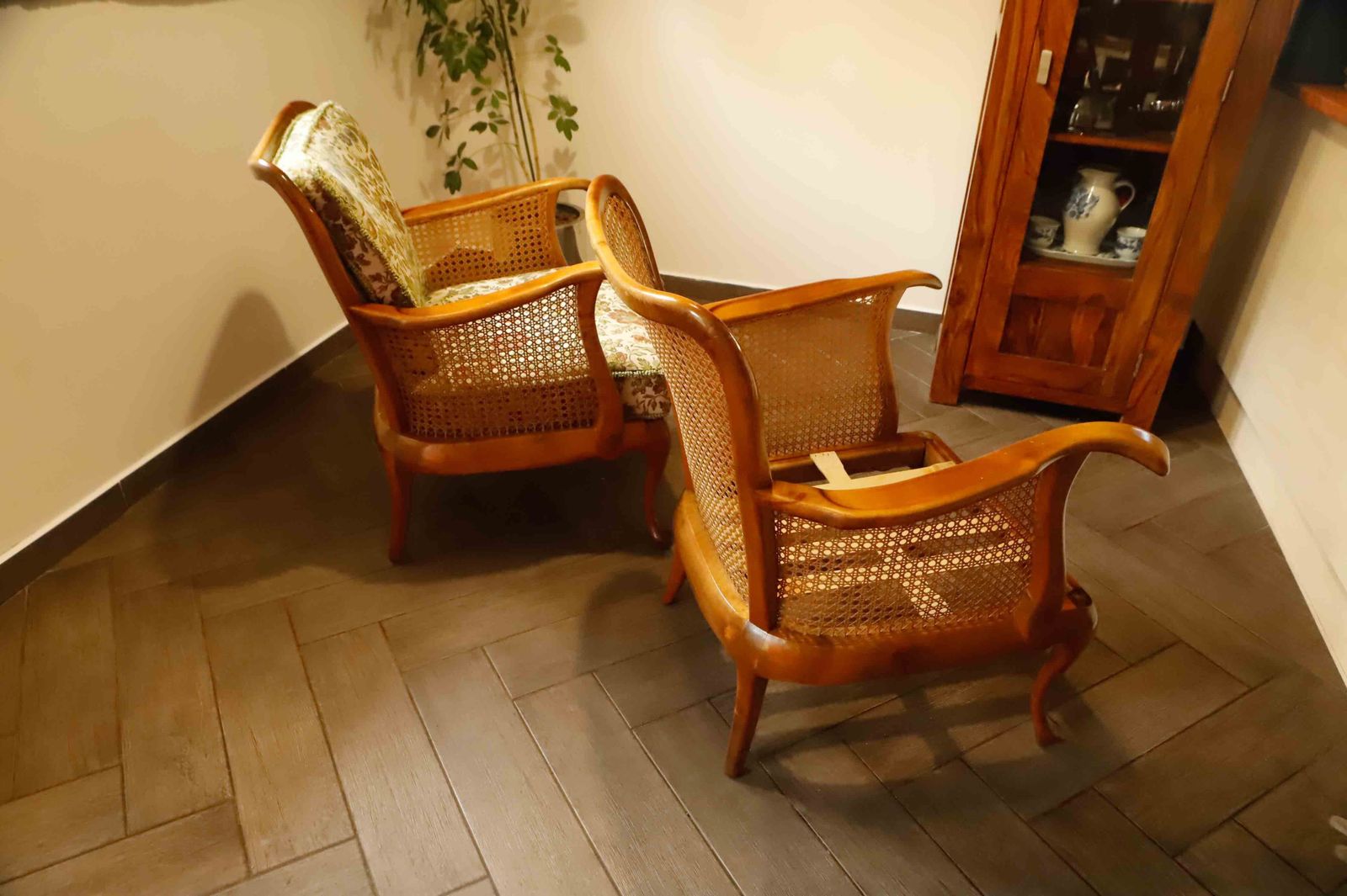 Set van 2 Duitse Chippendale-rieten fauteuils van Adolf Wrenger photo vinterior