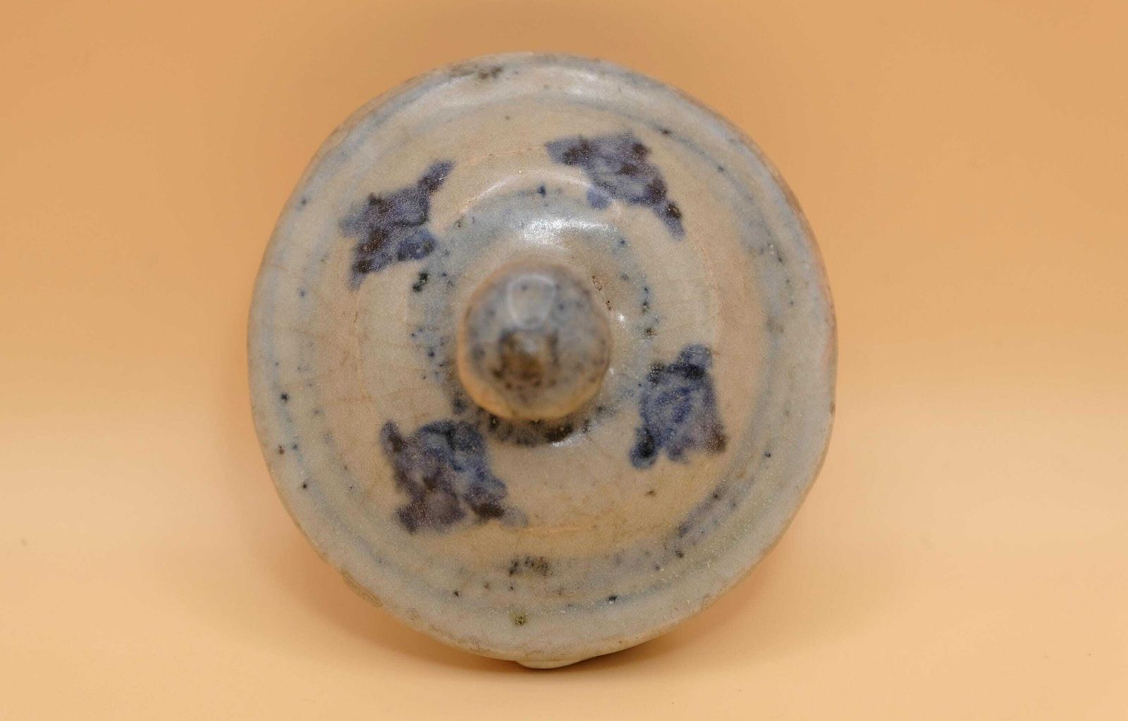 photo furniture Antiek Chinees provinciaal blauw-wit aardewerken pot | Late Qing, vroege Republiek, volkskunst, ca. 1880-1920
