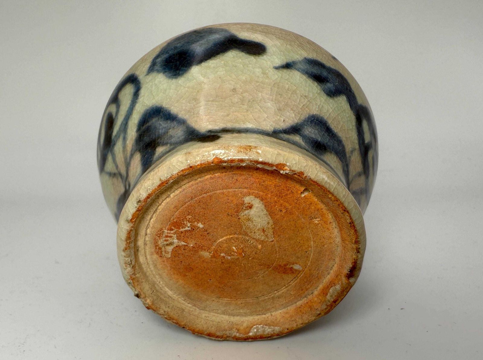 photo vintage Antiek Chinees provinciaal blauw-wit aardewerken pot | Late Qing, vroege Republiek, volkskunst, ca. 1880-1920