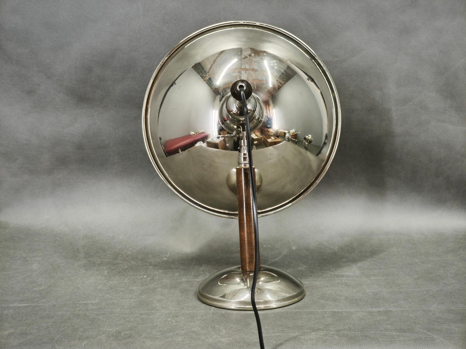 Verlichting Bauhaus chromen tafellamp met beuken handgreep, Tsjecho-Slowakije, jaren 1930 photo