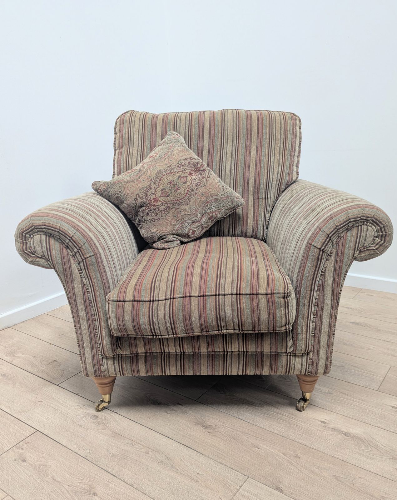 photo for sale Fauteuil club vintage Parker Knoll Comfy, livraison disponible 0335.