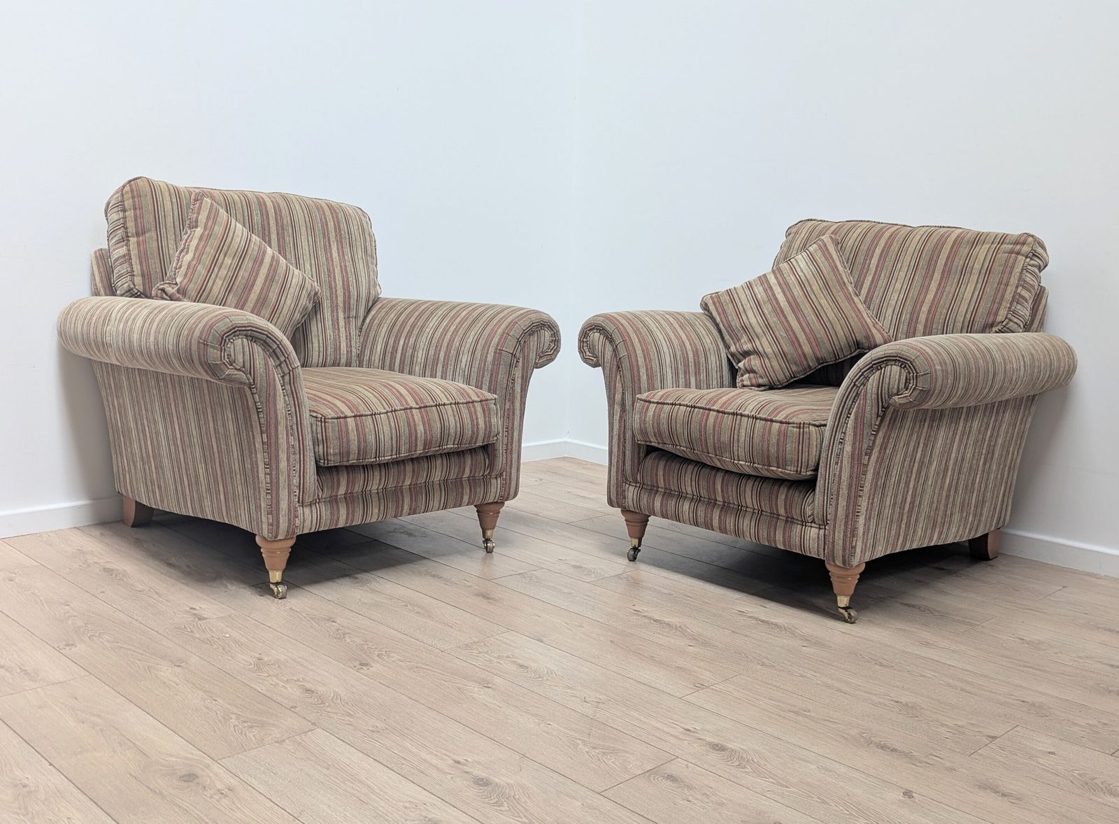 Pair Vintage Comfy Parker Knoll Club Chair Delivery Available 0335. photo for sale
