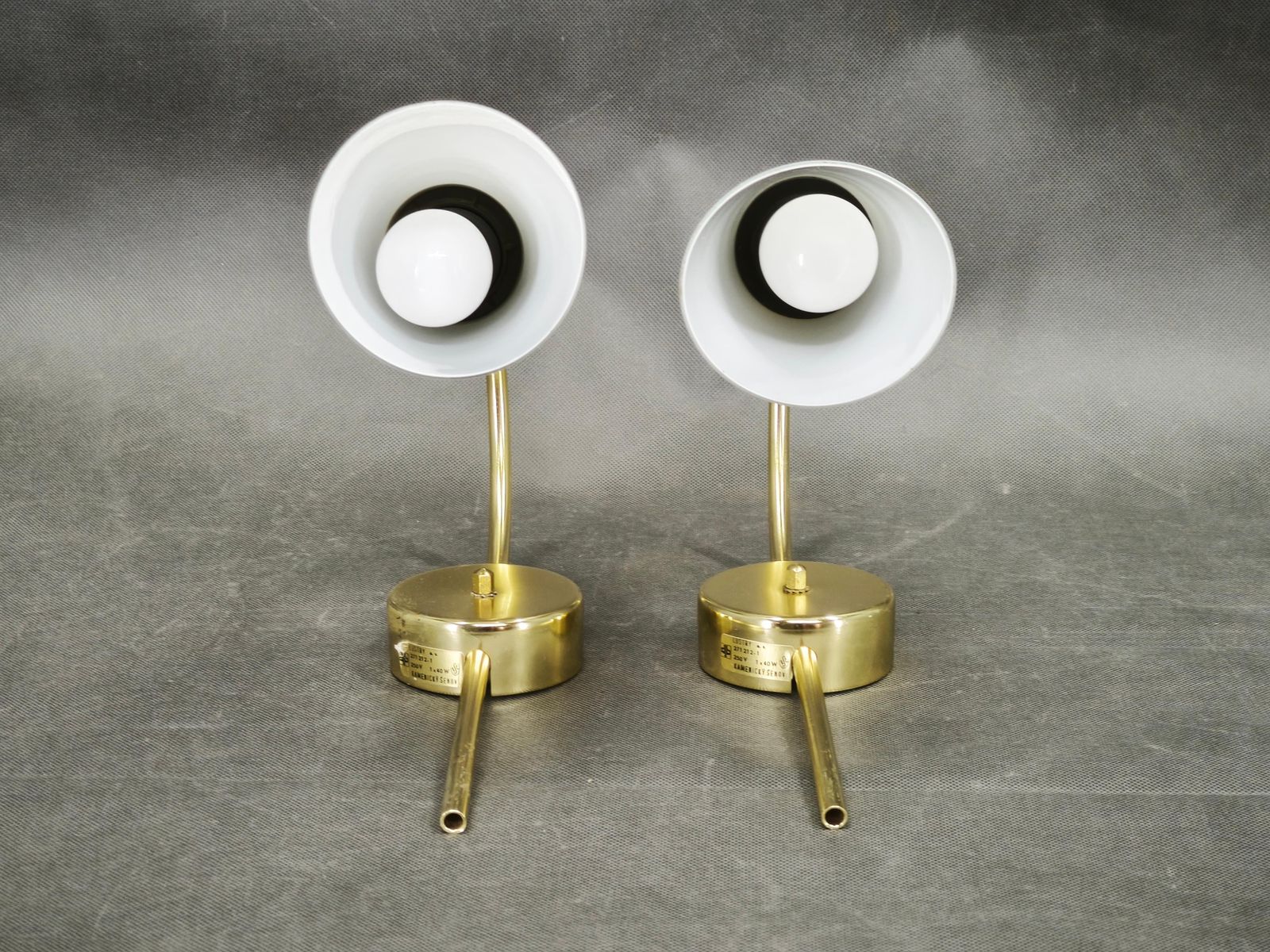 Paar Messing Opaline Wandlampen van Kamenický Šenov, jaren 1970 photo Verlichting