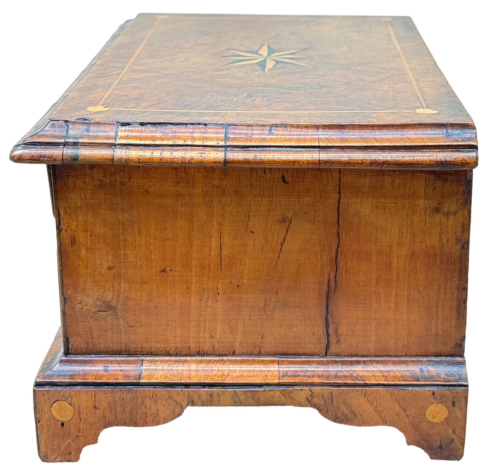 Rare miniature commode en noyer, début du XVIIIe siècle (Angleterre, vers 1720) photo for sale
